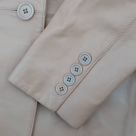 Lord & Taylor Women's Brown Leather Coat Size 2P - Picture 3 of 4